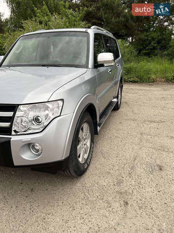 Внедорожник / Кроссовер Mitsubishi Pajero 2007 в Львове