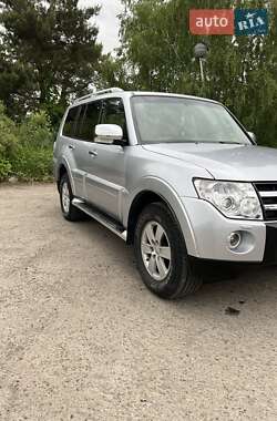 Внедорожник / Кроссовер Mitsubishi Pajero 2007 в 