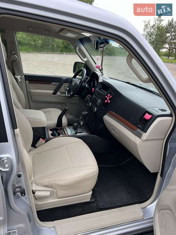 Внедорожник / Кроссовер Mitsubishi Pajero 2007 в Львове