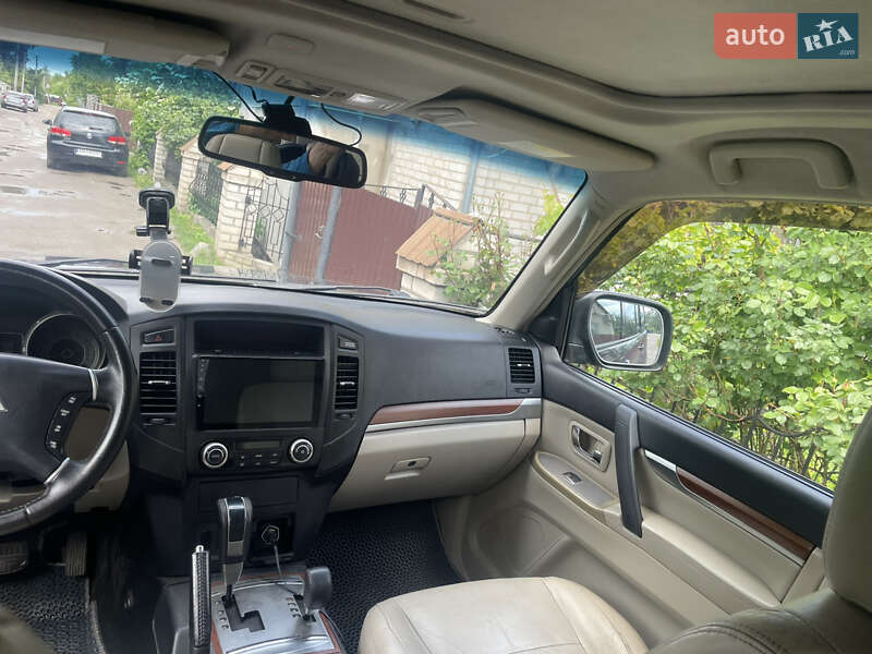 Внедорожник / Кроссовер Mitsubishi Pajero 2007 в Житомире