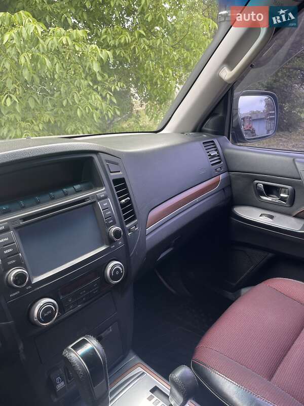 Внедорожник / Кроссовер Mitsubishi Pajero 2008 в Харькове