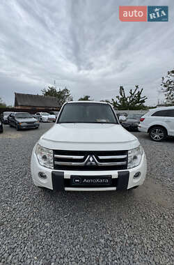 Внедорожник / Кроссовер Mitsubishi Pajero 2010 в 