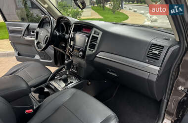 Внедорожник / Кроссовер Mitsubishi Pajero 2019 в 