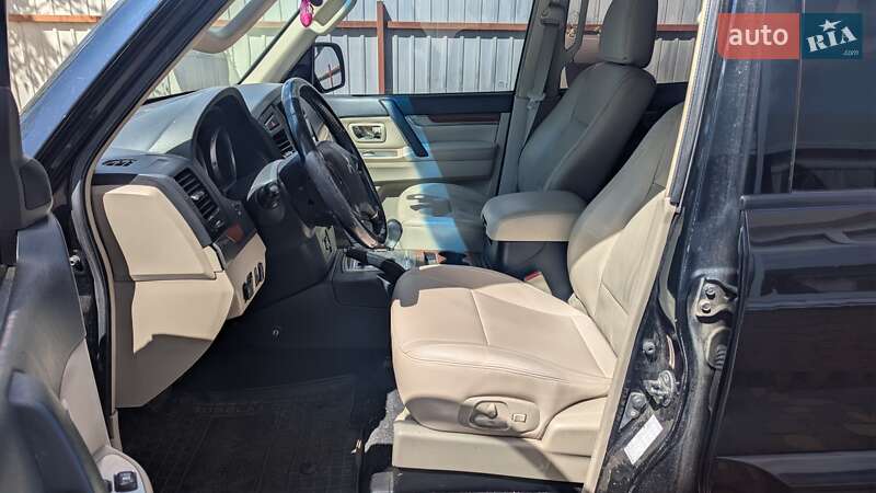 Внедорожник / Кроссовер Mitsubishi Pajero 2007 в Броварах фото 9 Внедорожник / Кроссовер Mitsubishi Pajero 2007 в Броварах