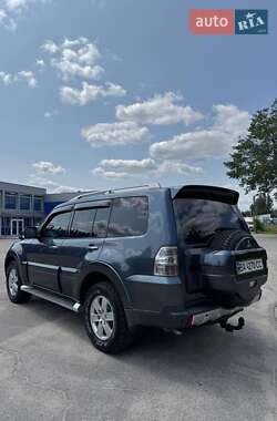 Позашляховик / Кросовер Mitsubishi Pajero 2008 в 