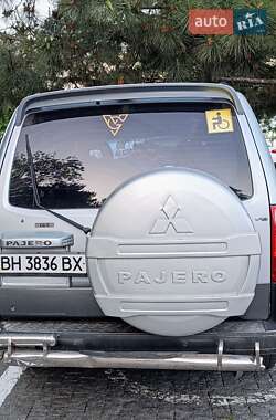 Внедорожник / Кроссовер Mitsubishi Pajero 2004 в Одессе