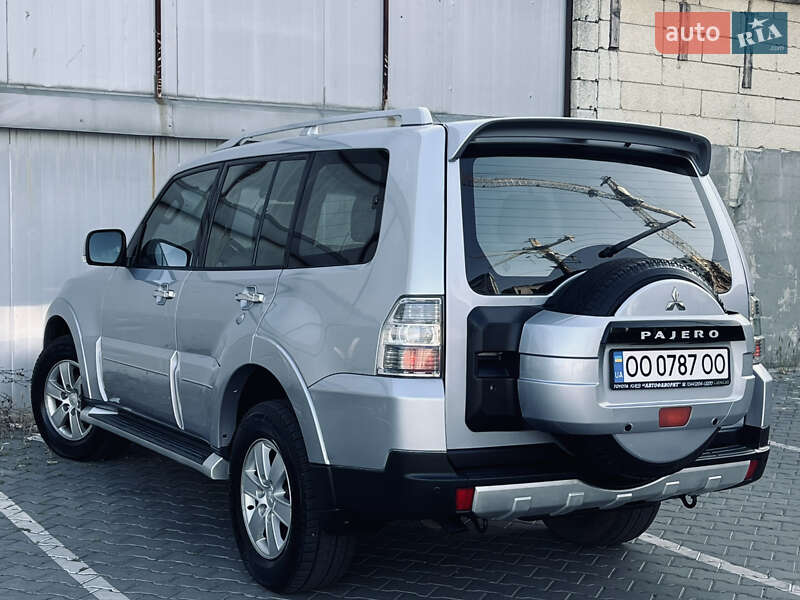 Внедорожник / Кроссовер Mitsubishi Pajero 2007 в Одессе