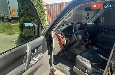 Внедорожник / Кроссовер Mitsubishi Pajero 2005 в 