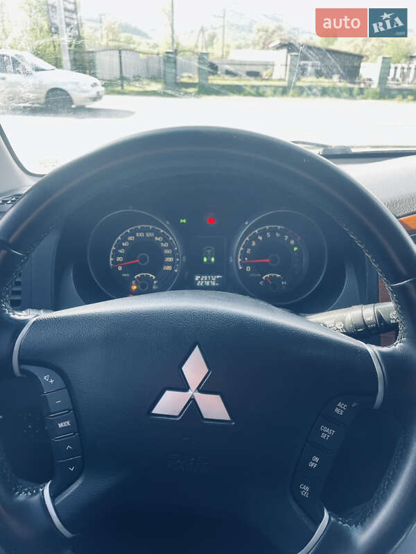 Позашляховик / Кросовер Mitsubishi Pajero 2008 в Перечині