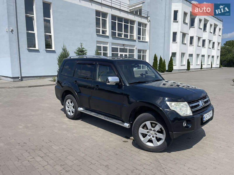 Внедорожник / Кроссовер Mitsubishi Pajero 2007 в 