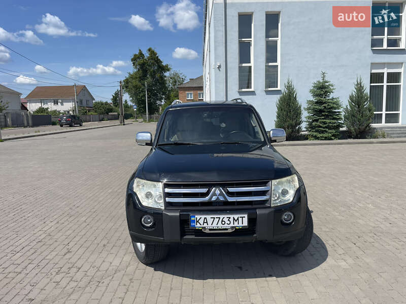 Внедорожник / Кроссовер Mitsubishi Pajero 2007 в Житомире