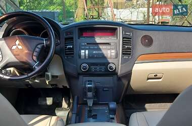 Внедорожник / Кроссовер Mitsubishi Pajero 2008 в 
