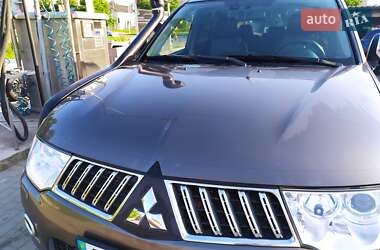 Внедорожник / Кроссовер Mitsubishi Pajero 2012 в Ивано-Франковске