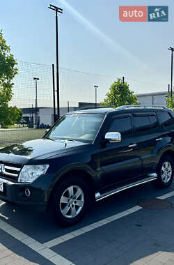 Внедорожник / Кроссовер Mitsubishi Pajero 2008 в 