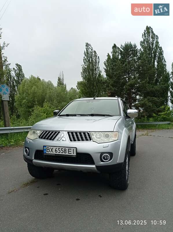 Mitsubishi Pajero 2011