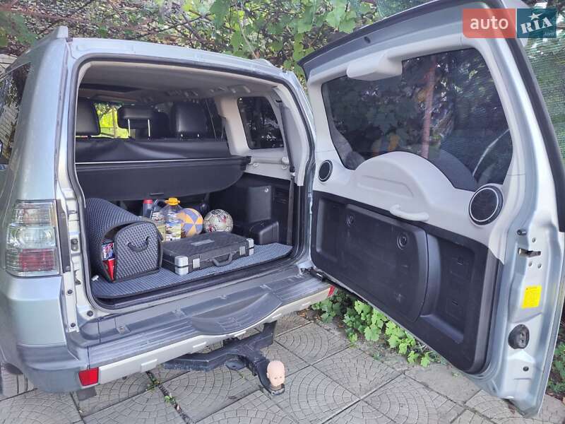 Внедорожник / Кроссовер Mitsubishi Pajero 2007 в Краматорске