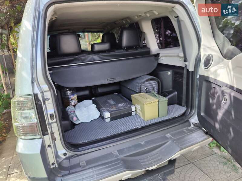 Внедорожник / Кроссовер Mitsubishi Pajero 2007 в Краматорске