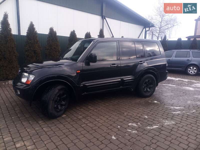 Внедорожник / Кроссовер Mitsubishi Pajero 2001 в 