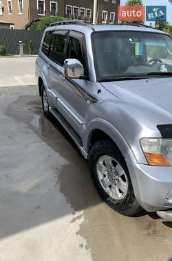 Внедорожник / Кроссовер Mitsubishi Pajero 2007 в 