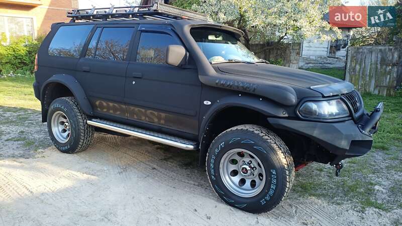Позашляховик / Кросовер Mitsubishi Pajero 2003 в Києві