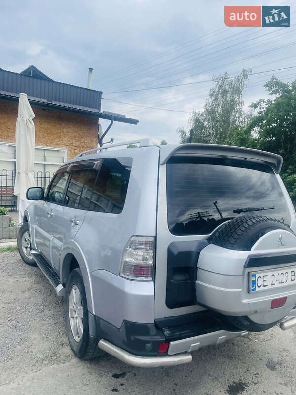 Внедорожник / Кроссовер Mitsubishi Pajero 2008 в Новоселице