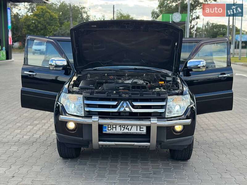 Позашляховик / Кросовер Mitsubishi Pajero 2007 в Одесі