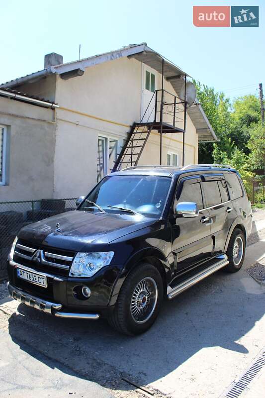 Внедорожник / Кроссовер Mitsubishi Pajero 2008 в 