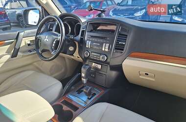 Внедорожник / Кроссовер Mitsubishi Pajero 2007 в 