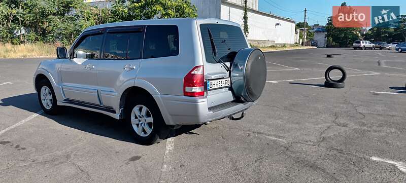 Внедорожник / Кроссовер Mitsubishi Pajero 2006 в Одессе