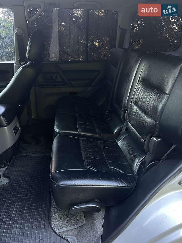 Внедорожник / Кроссовер Mitsubishi Pajero 2001 в Одессе