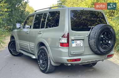 Внедорожник / Кроссовер Mitsubishi Pajero 2001 в 