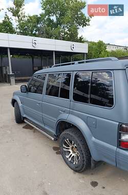 Внедорожник / Кроссовер Mitsubishi Pajero 1995 в 