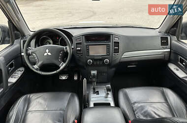Внедорожник / Кроссовер Mitsubishi Pajero 2007 в 
