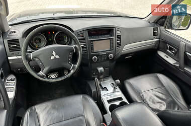 Внедорожник / Кроссовер Mitsubishi Pajero 2007 в 