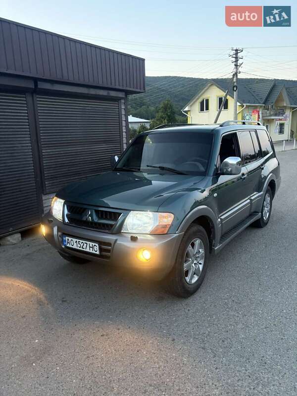 Позашляховик / Кросовер Mitsubishi Pajero 2006 в 