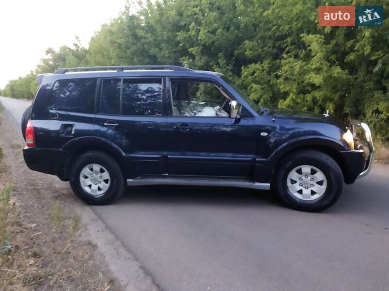 Внедорожник / Кроссовер Mitsubishi Pajero 2004 в Раздельной