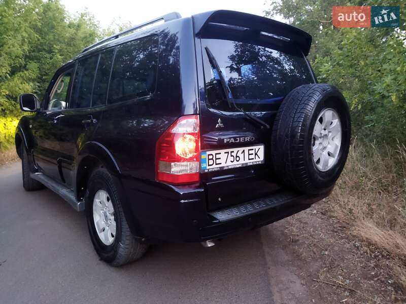 Внедорожник / Кроссовер Mitsubishi Pajero 2004 в Раздельной