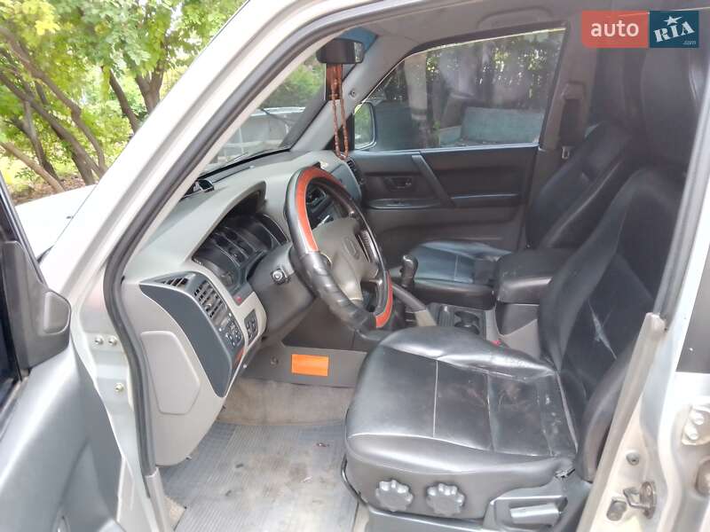 Позашляховик / Кросовер Mitsubishi Pajero 2000 в Дніпрі