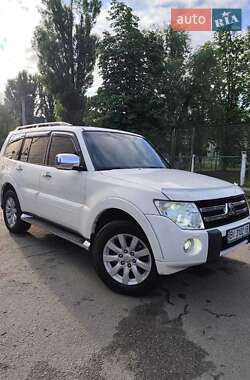 Позашляховик / Кросовер Mitsubishi Pajero 2010 в Харкові