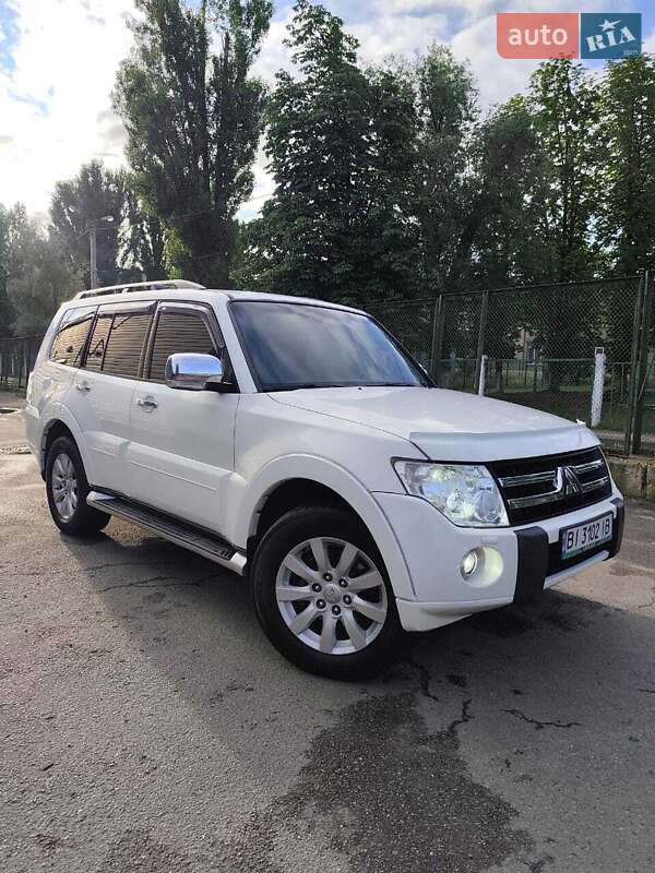 Mitsubishi Pajero 2010