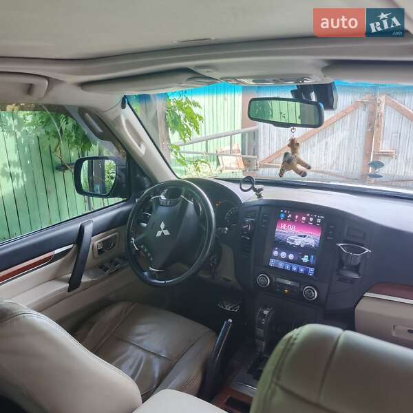 Позашляховик / Кросовер Mitsubishi Pajero 2007 в Києві