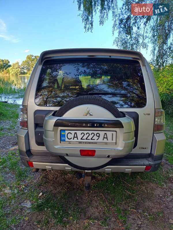 Внедорожник / Кроссовер Mitsubishi Pajero 2007 в Черкассах