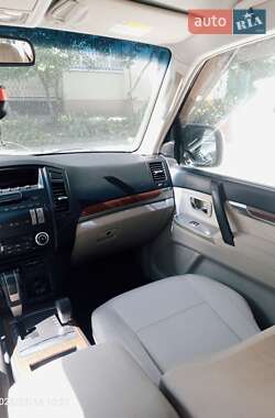 Внедорожник / Кроссовер Mitsubishi Pajero 2007 в 