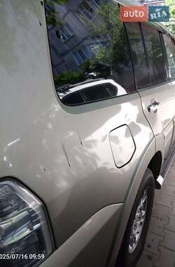 Внедорожник / Кроссовер Mitsubishi Pajero 2007 в 