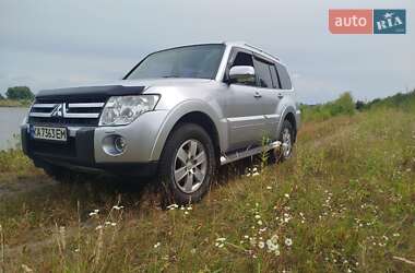 Позашляховик / Кросовер Mitsubishi Pajero 2007 в Києві