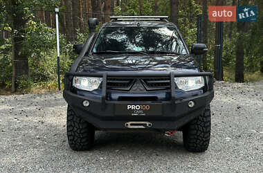 Внедорожник / Кроссовер Mitsubishi Pajero 2013 в 