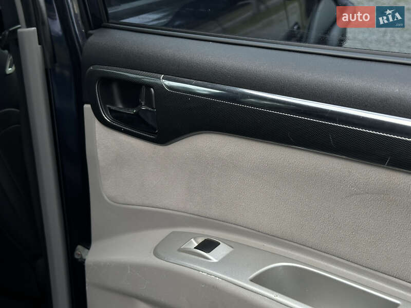 Внедорожник / Кроссовер Mitsubishi Pajero 2013 в Гостомеле