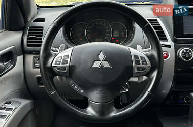 Внедорожник / Кроссовер Mitsubishi Pajero 2013 в 