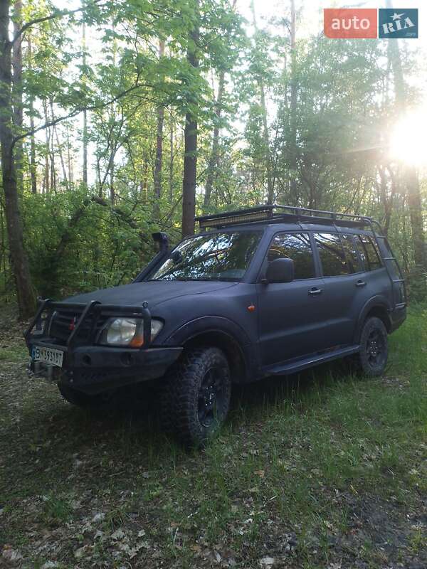 Внедорожник / Кроссовер Mitsubishi Pajero 2001 в Шостке