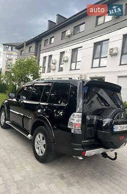 Позашляховик / Кросовер Mitsubishi Pajero 2007 в Ужгороді
